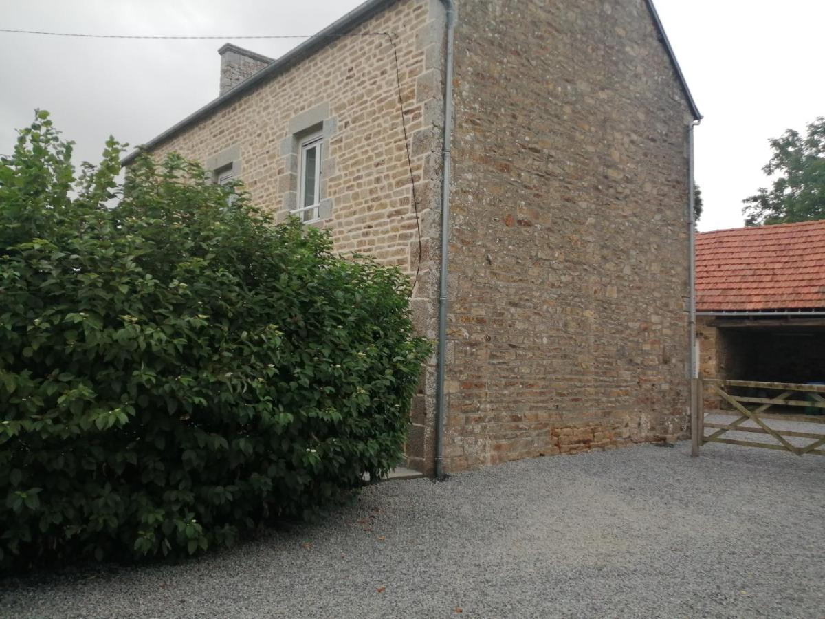 Maison Jullouville Au Calme Exterior foto
